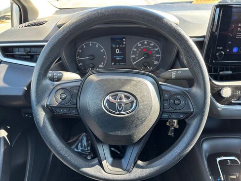 Used 2025 Toyota Corolla LE image 34