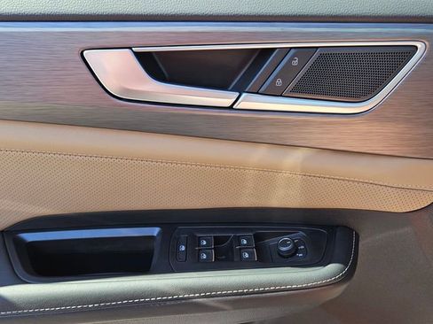 New 2026 Volkswagen Atlas Cross Sport SE image 28