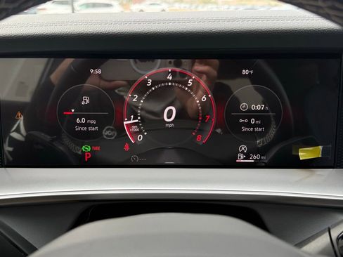 Certified 2025 Volkswagen Tiguan SE FWD image 29