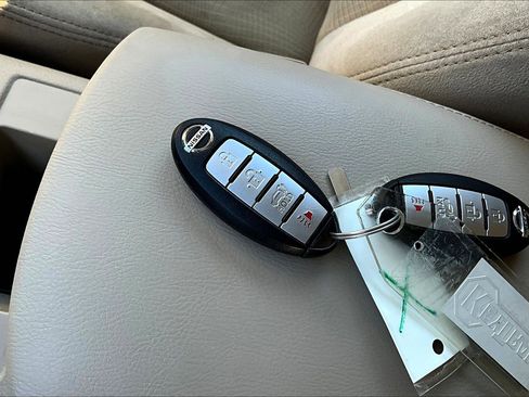 Used 2014 Nissan Rogue SV w/ SV Premium Package image 10