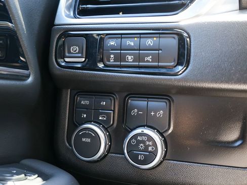 Used 2025 GMC Yukon Elevation w/ LPO, Floor Liner Package AWD/4WD image 43