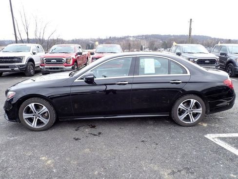 Used 2019 Mercedes-Benz E 300 4MATIC image 2