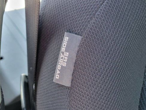 Used 2006 Toyota Matrix XR image 22