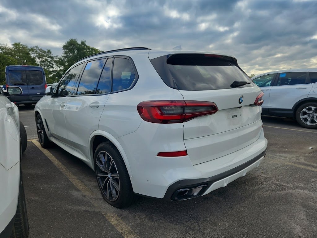 Used 2020 BMW X5 xDrive40i w/ M Sport Package AWD/4WD image 2