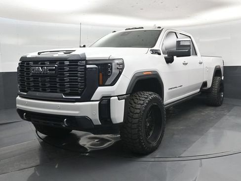 Used 2024 GMC Sierra 2500 Denali Ultimate AWD/4WD image 32