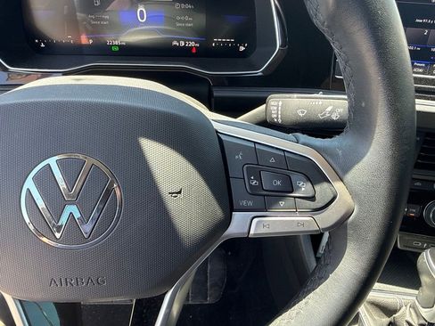 Used 2024 Volkswagen Jetta SE FWD image 14