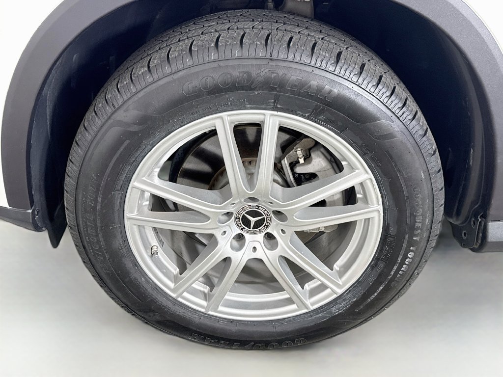 Used 2023 Mercedes-Benz GLC 300 4MATIC image 29