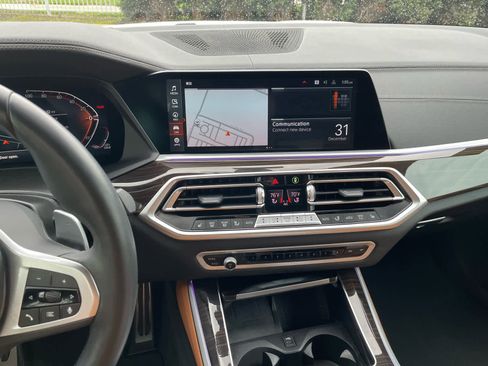 Used 2023 BMW X5 xDrive40i w/ M Sport Package image 12