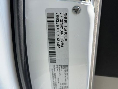 Used 2024 Chrysler Pacifica Touring-L FWD image 26