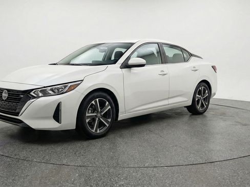 Used 2025 Nissan Sentra SV FWD image 3