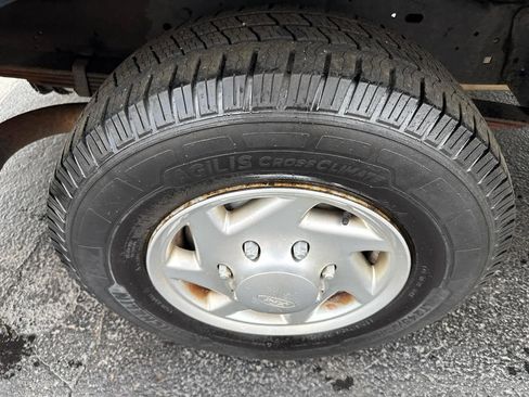 Used 2015 Ford E-350 and Econoline 350 Super Duty w/ Power Windows & Locks Group RWD image 9