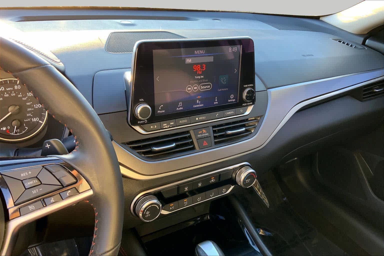 Used 2024 Nissan Altima 2.5 SR FWD image 6