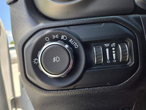 Used 2022 Jeep Wrangler Unlimited Sport w/ Sun And Sound Package AWD/4WD image 21