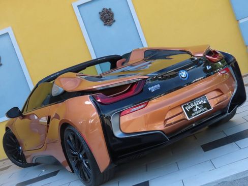 Used 2019 BMW i8 Roadster AWD/4WD image 14