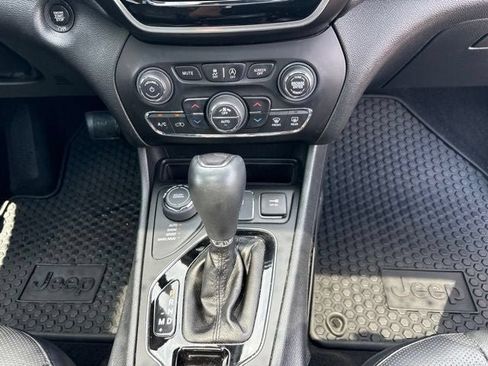 Used 2019 Jeep Cherokee Limited AWD/4WD image 10