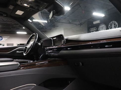 Used 2022 Cadillac Escalade ESV Premium Luxury w/ Performance Package image 32