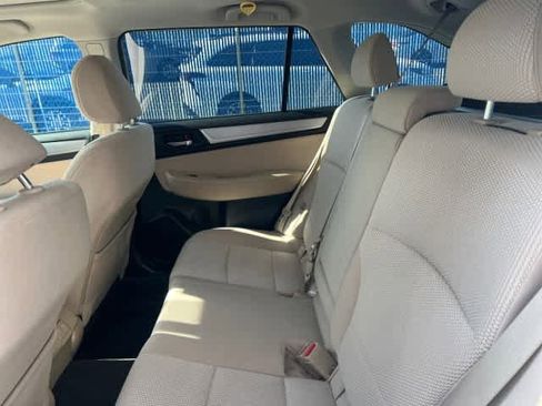 Used 2019 Subaru Outback 2.5i Premium w/ Popular Package #2 AWD/4WD image 18