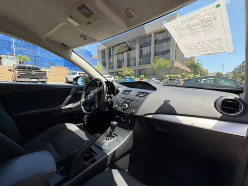 Used 2013 MAZDA MAZDA3 i Sport FWD image 17