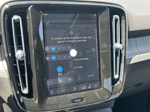 New 2026 Volvo XC40 B5 Core w/ Climate Package image 25