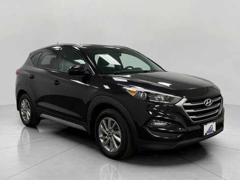 Used 2017 Hyundai Tucson SE image 1