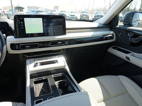 Used 2025 Lincoln Aviator Reserve w/ Illumination Package AWD/4WD image 23