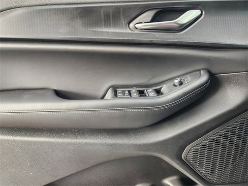 New 2025 Jeep Grand Cherokee Altitude image 16