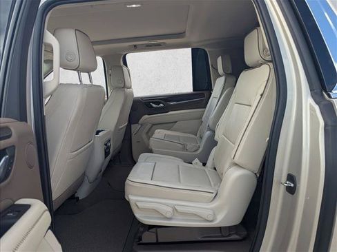 Used 2023 GMC Yukon XL Denali RWD image 16