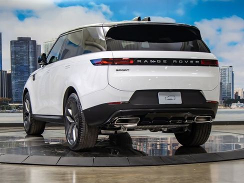 New 2025 Land Rover Range Rover Sport SE image 9