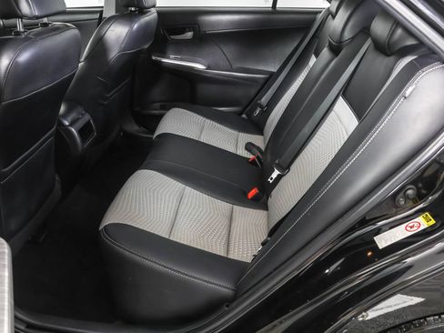 Used 2014 Toyota Camry SE FWD image 33