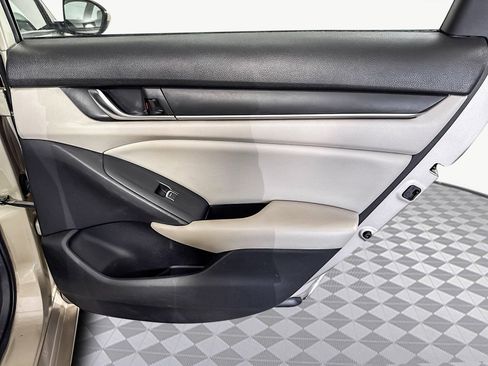 Used 2018 Honda Accord LX image 28