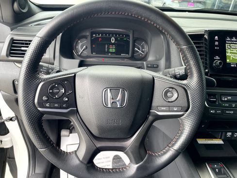 Used 2023 Honda Passport TrailSport image 12