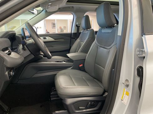 New 2026 Ford Explorer Active w/ Active Comfort Package AWD/4WD image 16