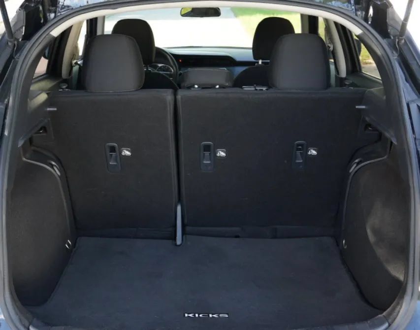 Used 2021 Nissan Kicks S FWD image 13