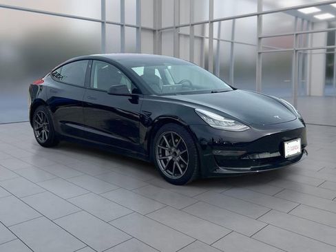 Used 2021 Tesla Model 3 Standard Range Plus RWD image 1