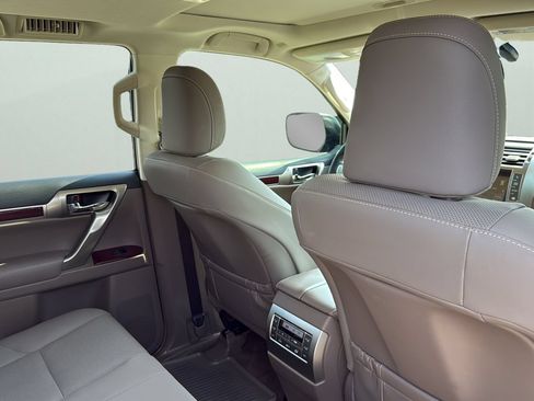 Used 2019 Lexus GX 460 Premium AWD/4WD image 28