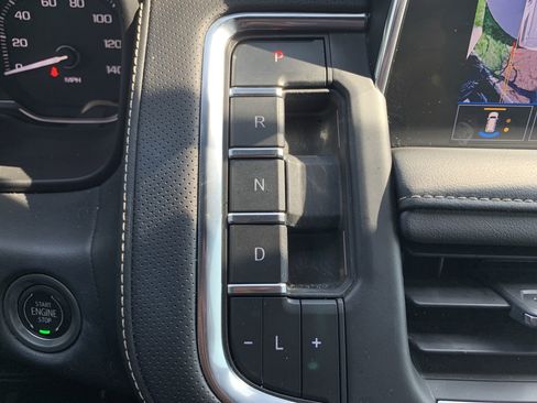 Used 2021 GMC Yukon XL SLT w/ SLT Premium Package image 26