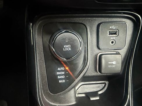 Used 2020 Jeep Compass Latitude image 20