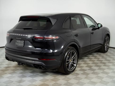 Certified 2022 Porsche Cayenne Platinum Edition w/ Premium Package Plus image 29