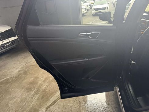 Used 2023 Kia Sportage EX AWD/4WD image 9