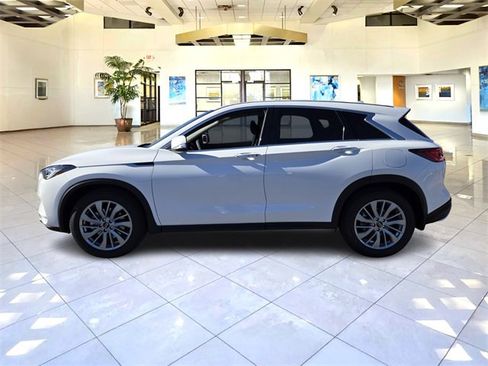 New 2025 INFINITI QX50 Pure image 4