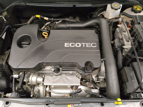 Used 2021 Chevrolet Equinox LS image 30