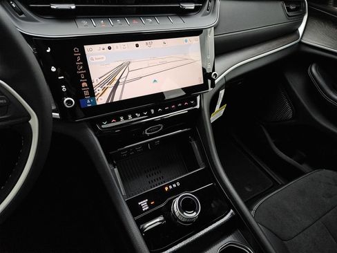 New 2026 Jeep Grand Cherokee Altitude AWD/4WD image 16