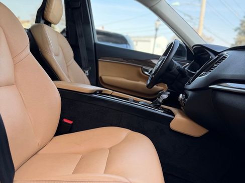 Used 2016 Volvo XC90 T6 Momentum w/ Momentum Plus Package image 9