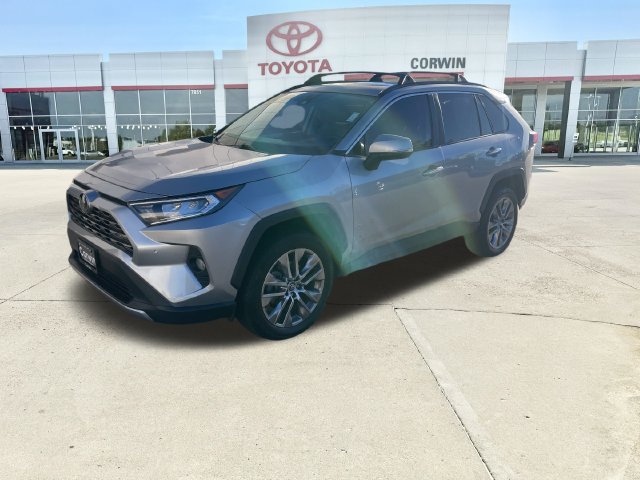 Used 2019 Toyota RAV4 Limited w/ Cold Weather Package FWD image 7