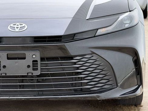 Used 2025 Toyota Camry LE image 9