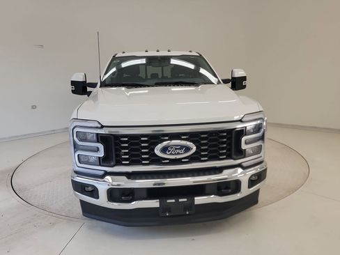 Used 2023 Ford F350 Lariat image 4