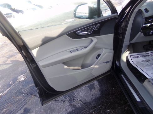 Used 2018 Audi Q7 3.0T Premium Plus image 12