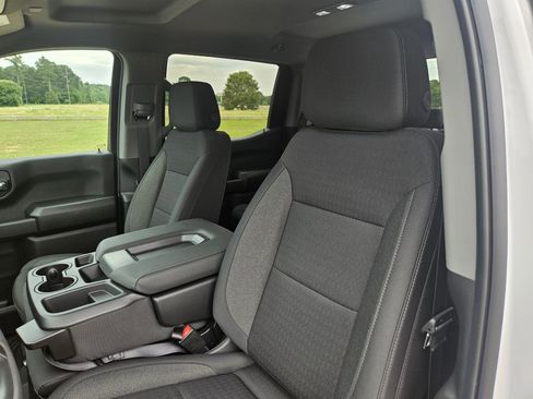 New 2026 Chevrolet Silverado 1500 Custom Trail Boss w/ LPO, Dark Essentials Package AWD/4WD image 10
