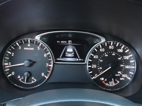 Used 2020 Nissan Pathfinder SL AWD/4WD image 31