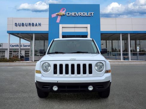 Used 2017 Jeep Patriot Sport w/ Power Value Group FWD image 2